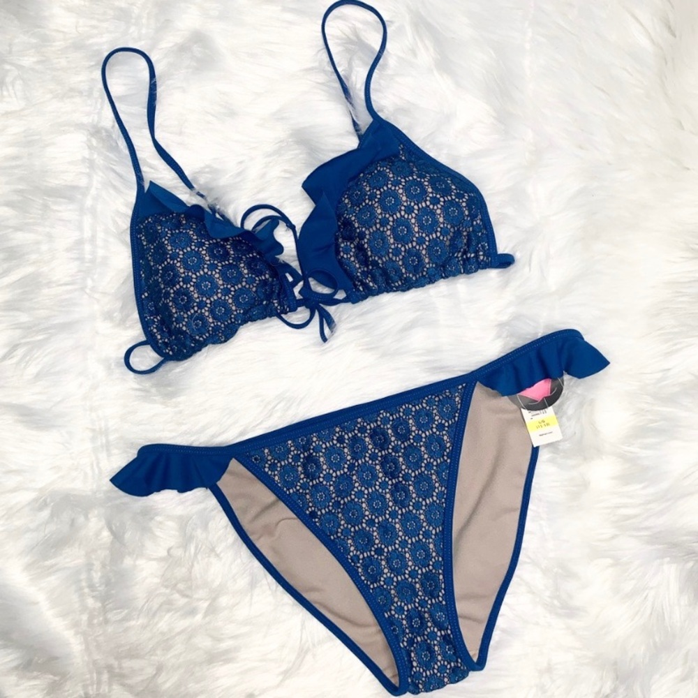NWT Women’s Blue Crocheted Ruffled Strappy Bikini